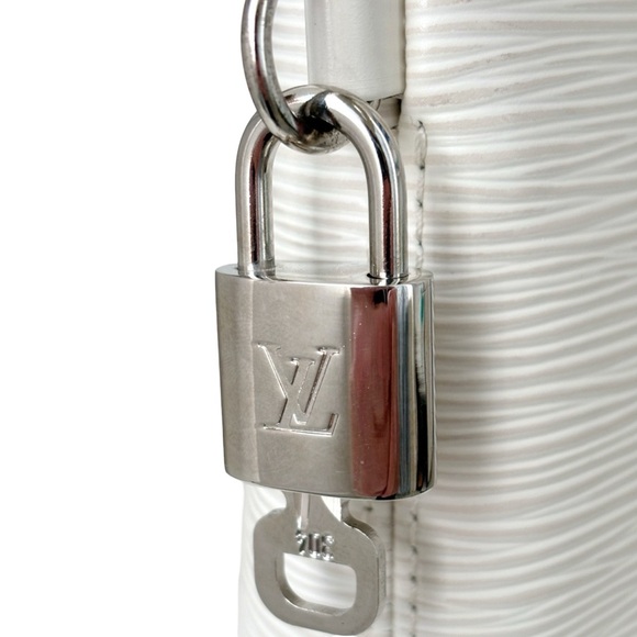 LOUIS VUITTON Vintage Ivory White Epi Leather Lockit Vertical Bag - Picture 11 of 16